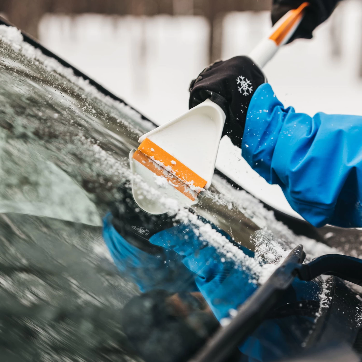 Fiskars SnowXpert Eiskratzer & Schneebürste – Bild 3