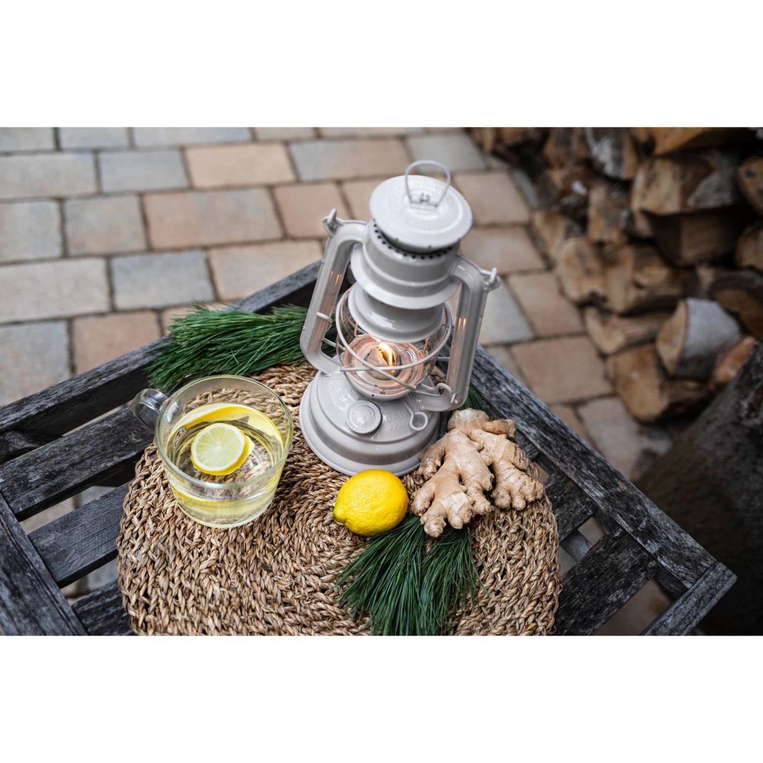 Feuerhand Sturmlaterne 'Baby Special 276', Softbeige, 26,5 X 13,5 X 15 Cm – Bild 4